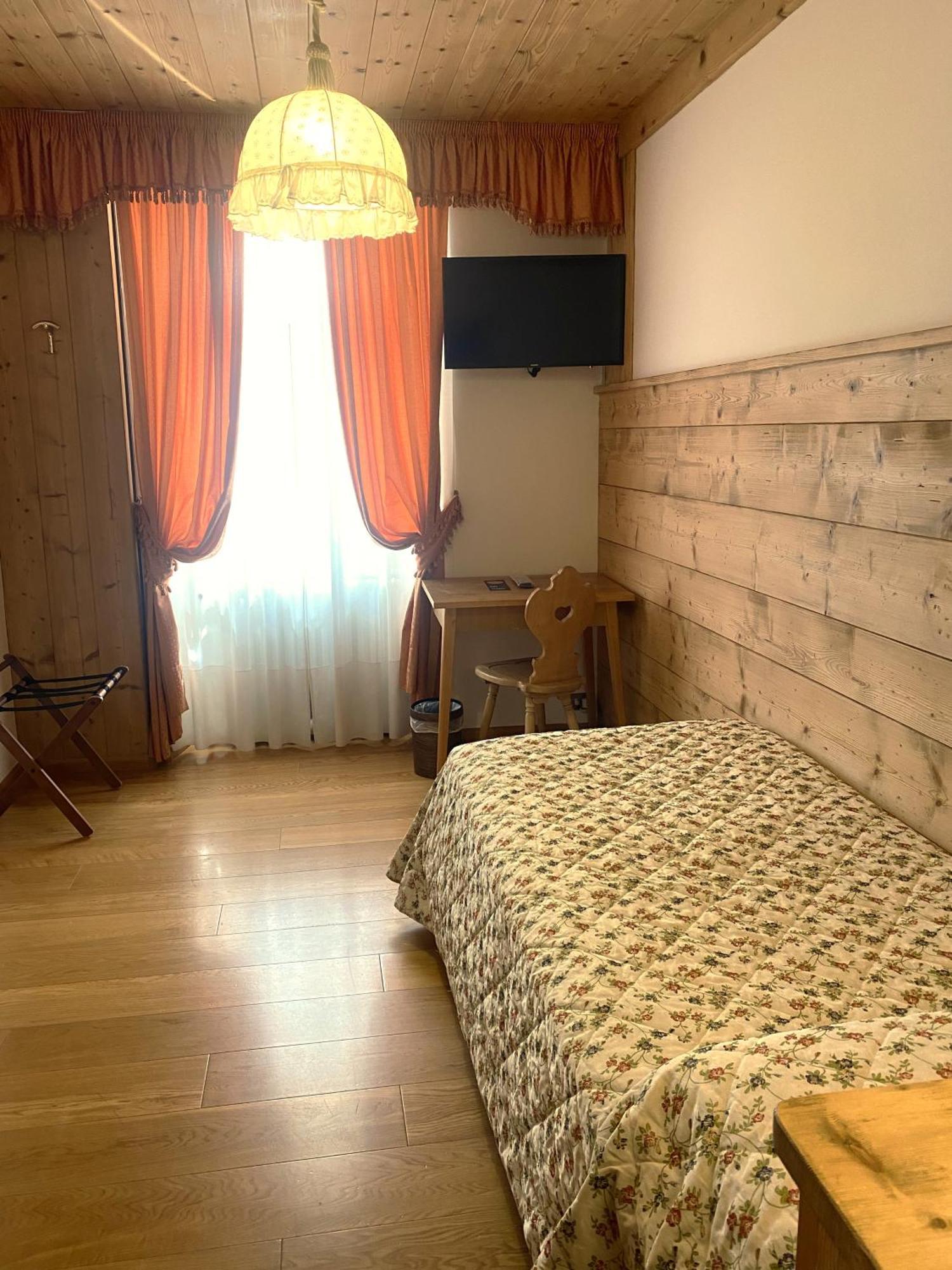 Montana Hotel